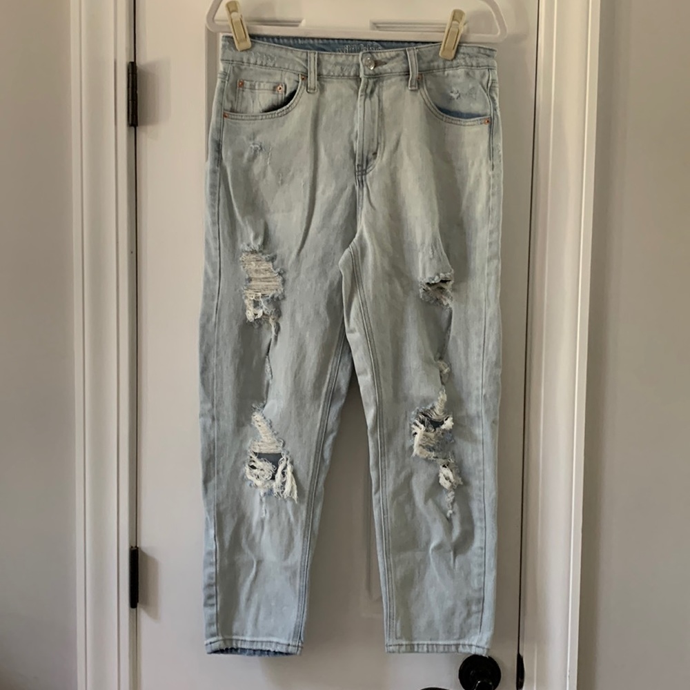 Wild Fable Light Wash High Rise Mom Jeans, Size 10